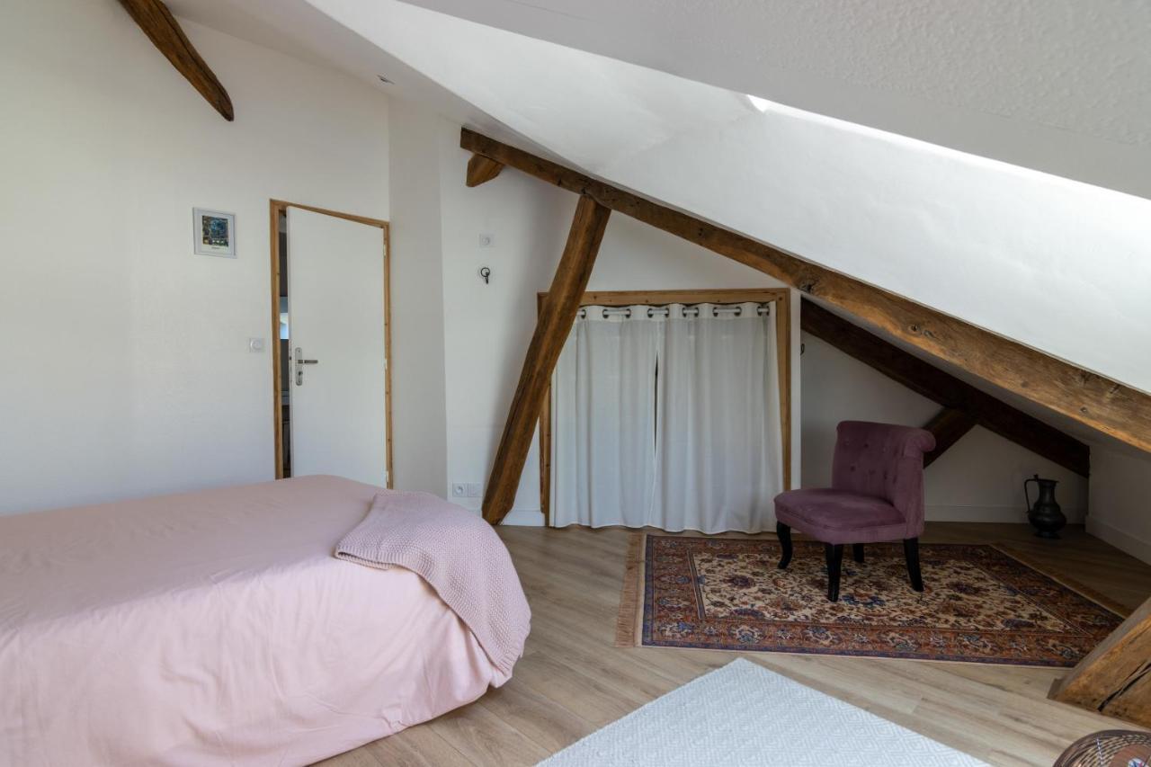 APPARTEMENT DUPLEX SAUMUR CENTRE, refait à neuf, à proximité du château Exterior foto