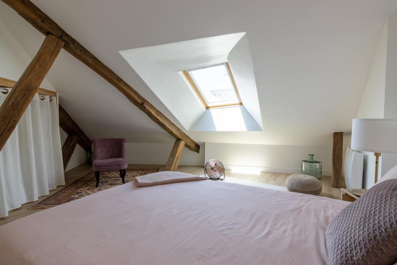 APPARTEMENT DUPLEX SAUMUR CENTRE, refait à neuf, à proximité du château Exterior foto