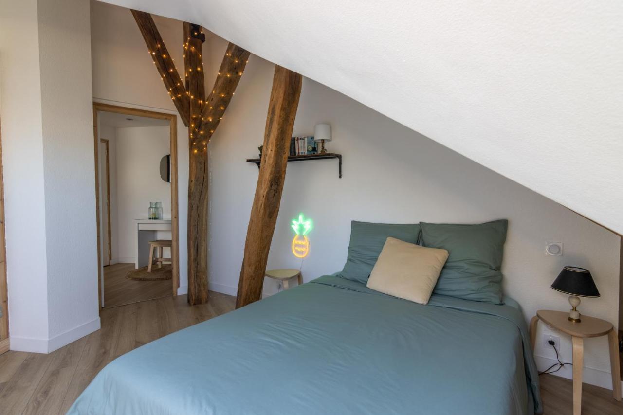 APPARTEMENT DUPLEX SAUMUR CENTRE, refait à neuf, à proximité du château Exterior foto