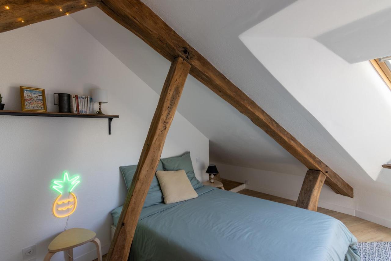 APPARTEMENT DUPLEX SAUMUR CENTRE, refait à neuf, à proximité du château Exterior foto